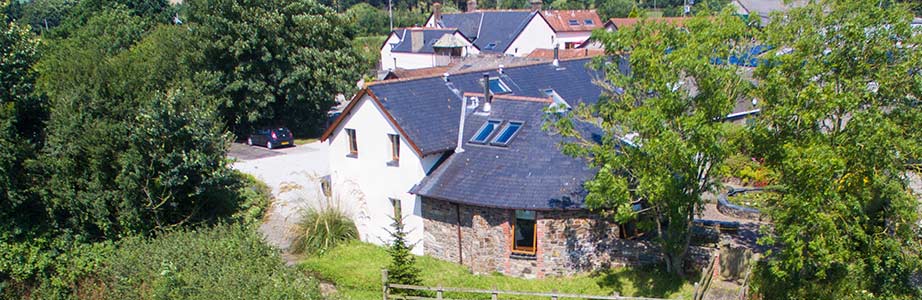 Luxury Self-Catering Cottages with Tennis Court in North Devon